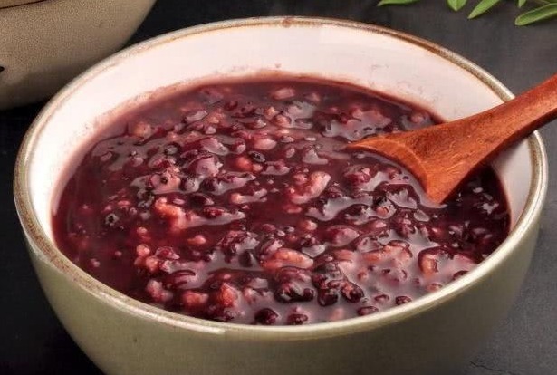 夏天多吃小米,分享三种吃法,都是不错的主食,快来学着做