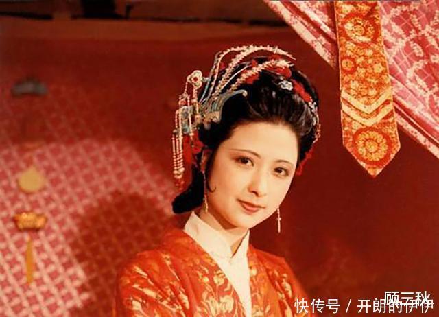 《红楼梦》细节为获尤二娘芳心,送了块九龙珮,贾琏真是皇帝