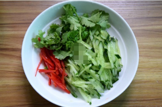 这三种菜焯一焯,切一切,拌一拌,特省事,最适合晚餐吃的凉菜!