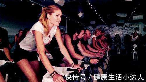 2型糖尿病|5种不甜的食物,吃了却让血糖飙升,常有4个感受,抓紧控糖