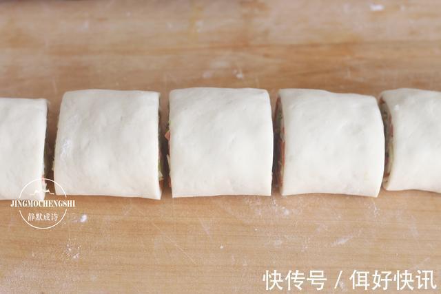 面粉换个做法，比包子简单，比馒头好吃，刚出锅孩子就吃了俩
