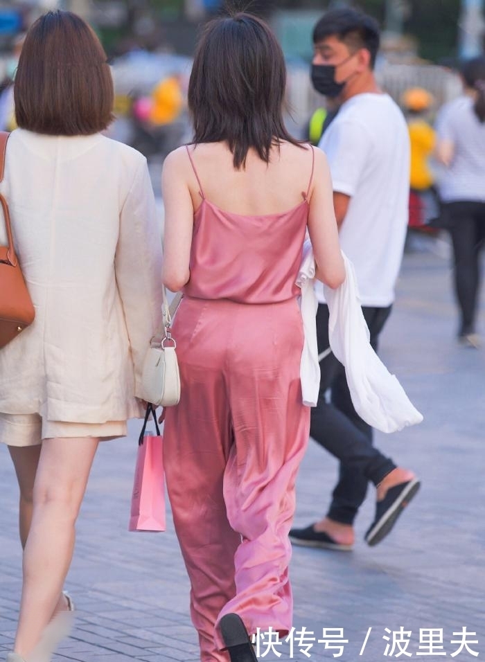 远离|秋天穿阔腿裤,休闲洒脱,让你轻松远离路人感