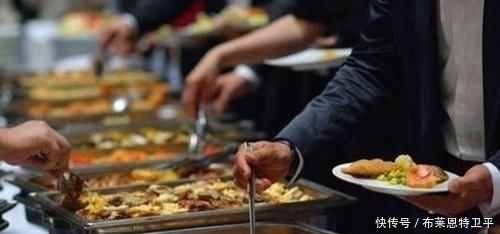 贵菜|自助餐厅有这4种“隐形贵菜”,一般人都不会拿,老板蹲一旁偷笑