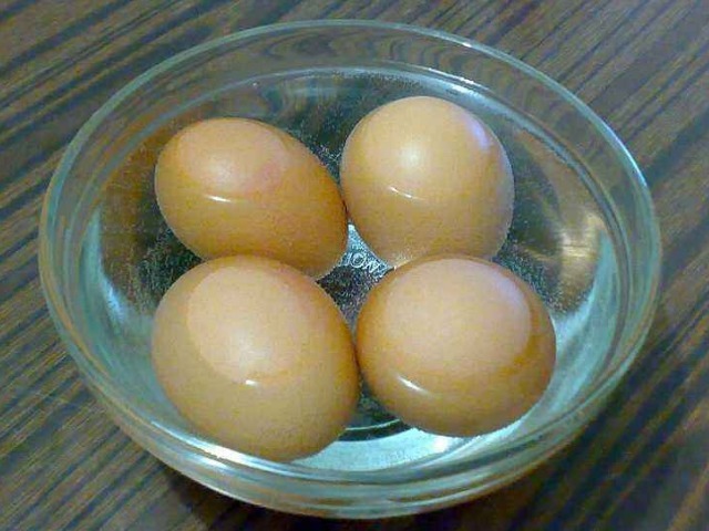 油腻食物|鸡蛋并不是人人都可以吃的，特别是5种患病人群，只会加重病情