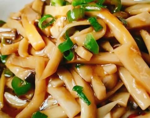 价格低营养高,适合在家做的家常菜,口感鲜嫩,给肉都不换