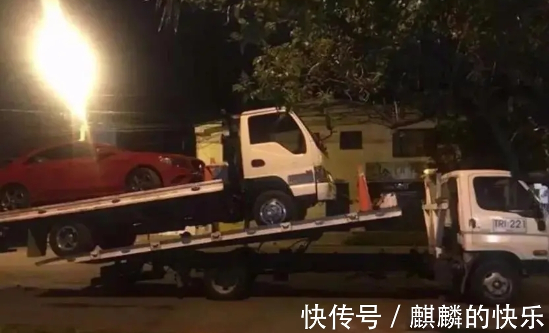 |搞笑图集:拖车拖着拖着车的拖车