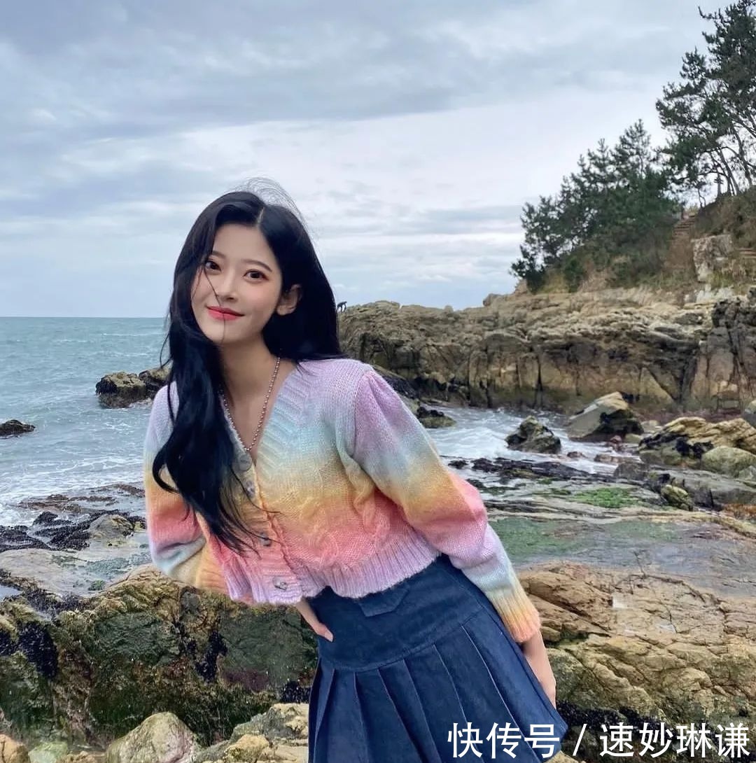 短上衣 + 高腰下装,今春流行这么穿