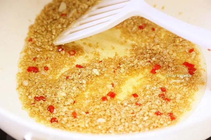 几步做一道素蒸菜,比海鲜还香,三伏天吃错不了