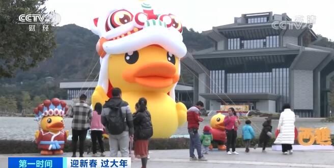 广东佛山：坐花船游古村 逛集市品美食 节日气氛浓|迎新春 过大年 | 古村