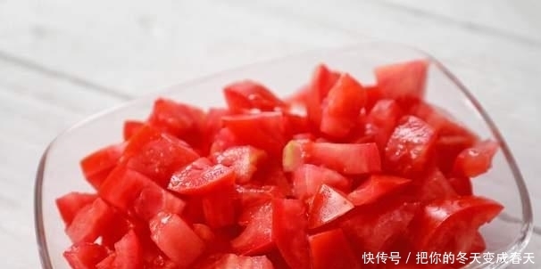 开胃|夏天就爱这道菜，酸爽开胃，荤素搭配营养高，好吃到汤汁都不剩