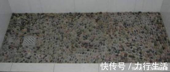 卫生间|卫生间别再傻傻铺瓷砖了，有钱人家里都是这样装，老师傅也说好