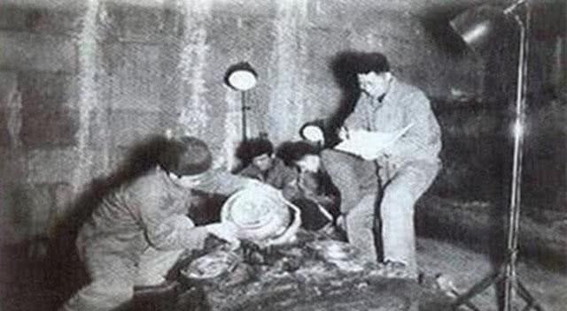 尽毁|1956年，郭沫若主张挖掘万历皇帝陵墓；开墓后文物尽毁，惨痛的教训