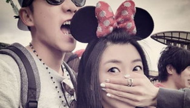 生育危机|日本16岁“高中生夫妻”生娃，不靠父母，竟把日子过成了这副模样