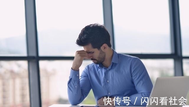 天赐!春风不度关,秦客别金山。天赐冻云道,心随倦鸟还