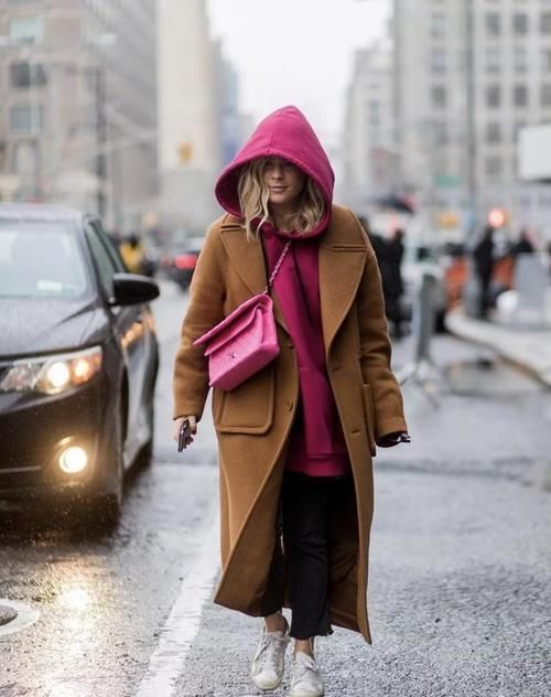 不管穿大衣还是风衣,都别配靴子了,今年这5双鞋更时髦百搭