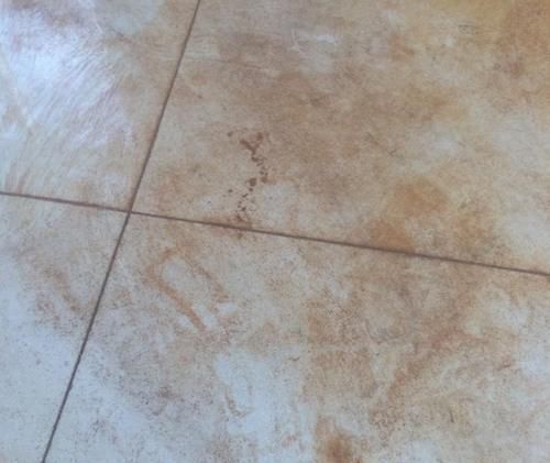 地面瓷砖变脏影响美观？牢记5种清洁方法，让瓷砖整洁如初