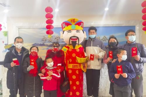 新春登高贺兰山 健康定义中国年