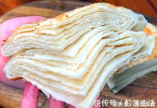 面食|烙饼时,有人烫面,有人抹油,其实都不对,教你正确做法,太香了
