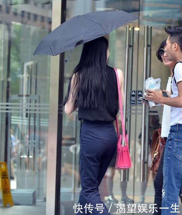 优雅|单字带的细高跟搭配喇叭裤,简洁大气,优雅时尚