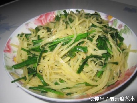  韭菜炒土豆丝，肉末中加入香醋可以提香