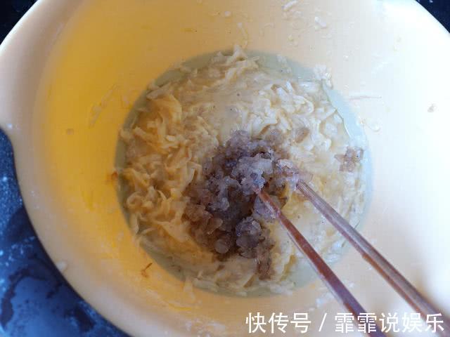 萝卜加鸡蛋,金黄酥脆香,比肉还好吃,做法简单,上桌就被抢光
