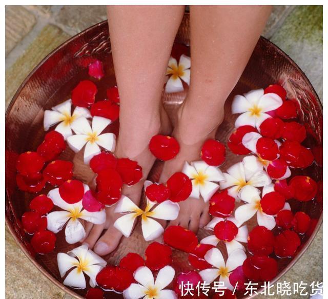 热水泡脚|每天用热水泡脚,到底是养生还是“减寿”?听听医生是怎么说的