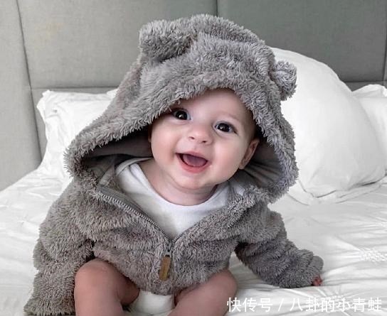 规律|抬头、翻身、独坐、行走,1岁前宝宝大运动发育规律,你娃达标吗