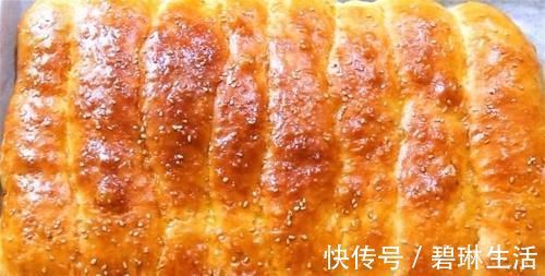 烤盘|懒人面包做法，不用揉面，更不用揉出膜，面包一样柔软拉丝