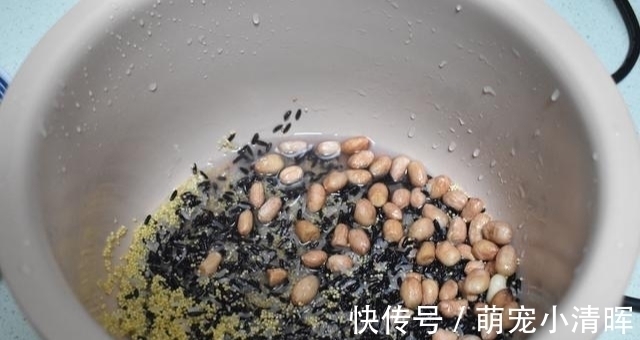 立秋后,多吃这碱性食物,搭配四种食材煮粥,香滑浓稠滋润去秋燥