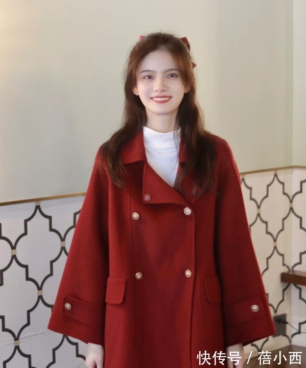 下半身|年末就要穿“红色大衣”,显白显气质,奔四的女人穿上年轻10岁!