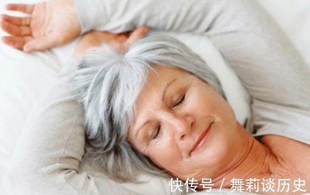 睡眠时间|中老年人几点起床最好？60岁以后，每天睡多长时间最合适？