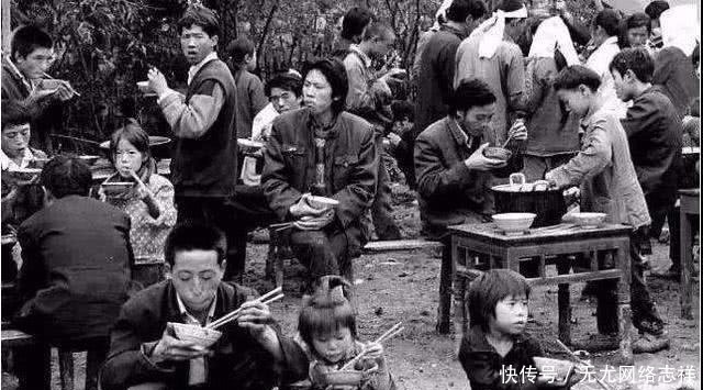 照片|70-00年代的饭菜,6张照片表达的很完美,满满的回忆!