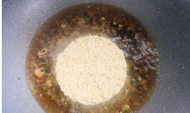 造就|原来泡面还可以这样吃,配上香浓的芝士,造就不一样的美味