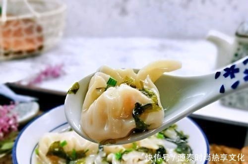 馄饨汤汁不难调,只需加这几种调料,开水一冲,比骨头汤还鲜!