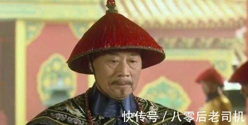 下联#乾隆一上联“七男一女同桌凳，何仙姑怎不害羞”，下联经典到爆！