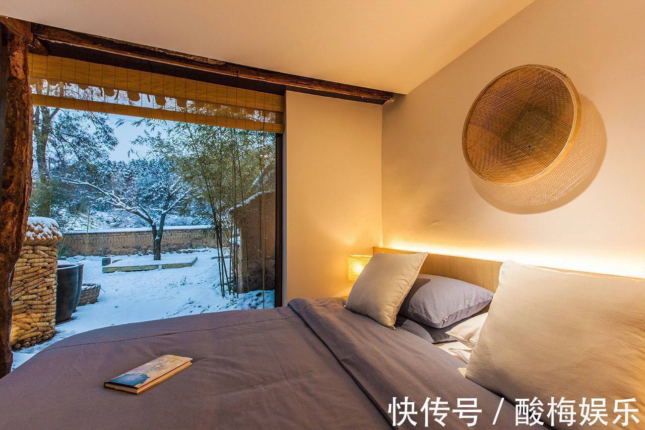 改造|2年砸下50万,他将土房改造成豪宅,见到雪中的庭院,我哭了