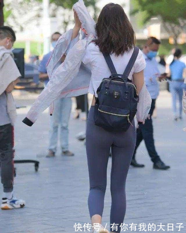 高跟鞋 丰润紧致的打底裤美女,利落又不乏活力感,衬托精致!