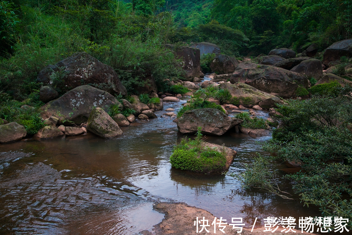 赤水|神秘的丙安古镇，吊脚楼建在悬空峭壁之上，明清建筑的活化石