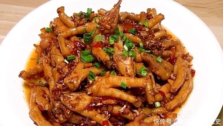 自从知道鸡爪此种做法以后,我家每周做4次,比泡椒鸡爪还好吃