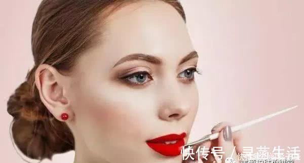 唇色|口红一抹就完事教你一些“心机”小技巧,唇红齿白不沾杯