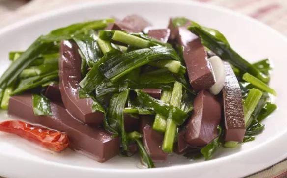 冬季遇到它買5斤,加韭菜一起炒,補血淡雀斑,氣色好年輕,口臭消失