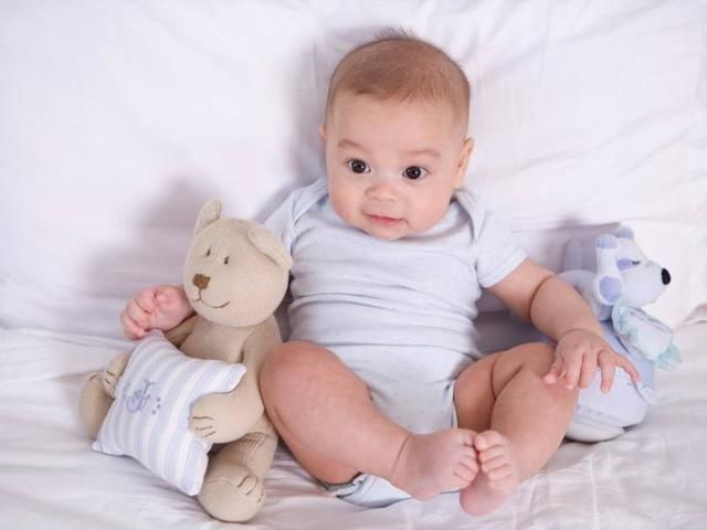 6个月以内的宝宝都穿啥？准妈妈需要提前了解，这么挑选最合适！