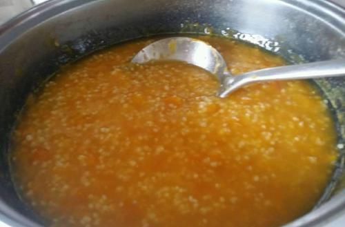 美味米|熬小米粥,别直接下锅煮,大厨教你正确方法,香浓美味米油厚厚