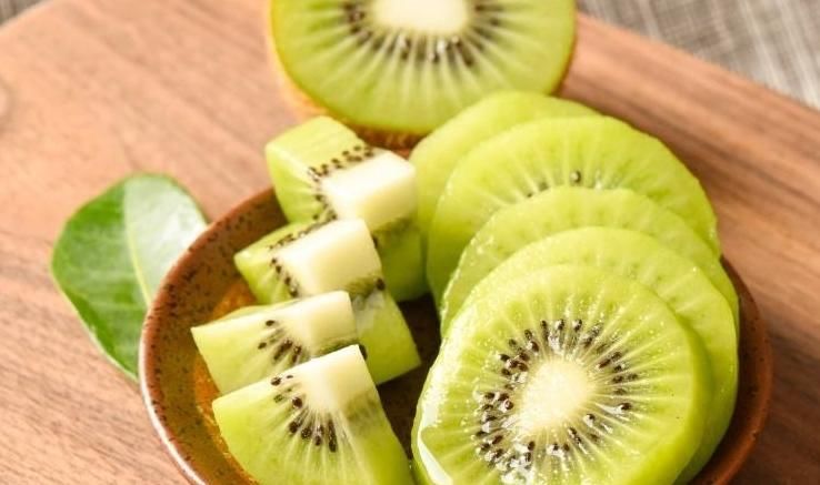 维他命e|女性不想提前衰老,不妨多吃三种食物,营养美味,值得一试