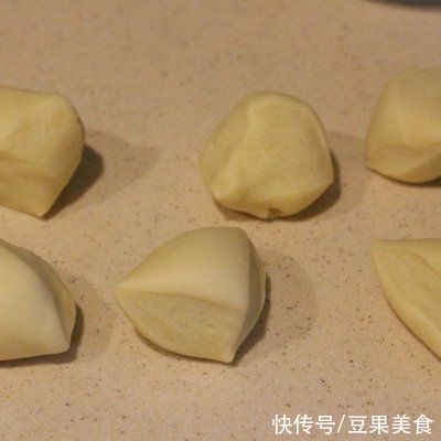 牛肉馅料|#安佳马苏里拉芝士挑战赛#芝士牛肉烤包子