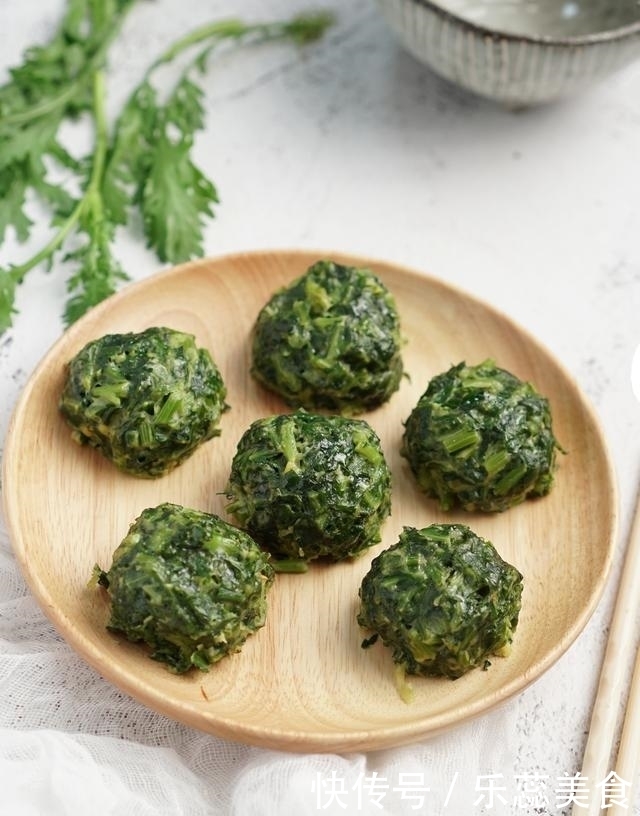 面粉|春季不能错过这种蔬菜,做成丸子蒸着吃,原汁原味,营养太棒了