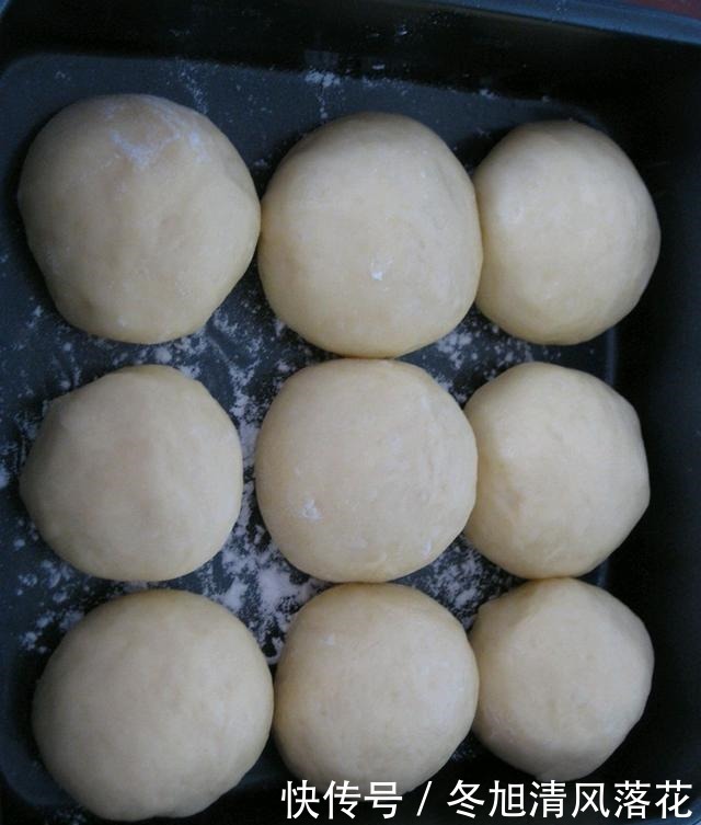 不用|不用面包机,不用一直揉面,在家也能做出暄软小餐包,当早餐真好