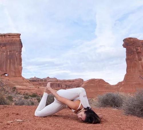 动作|怎么像她一样练出引以为豪的好身材?从这7个动作开始