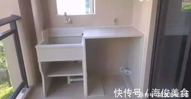 卫生间|别蹲在卫生间洗衣服了，多累呀，在阳台做个池子很好用！