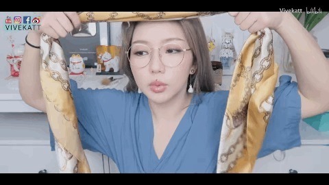 披头散发 别再披头散发了！这3个发型小技巧显嫩又高级